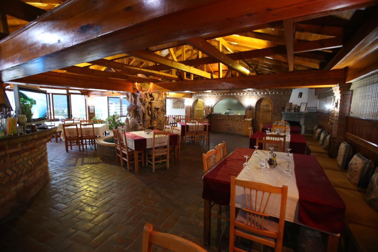 Hotel Pasarela Berat Dış mekan fotoğraf