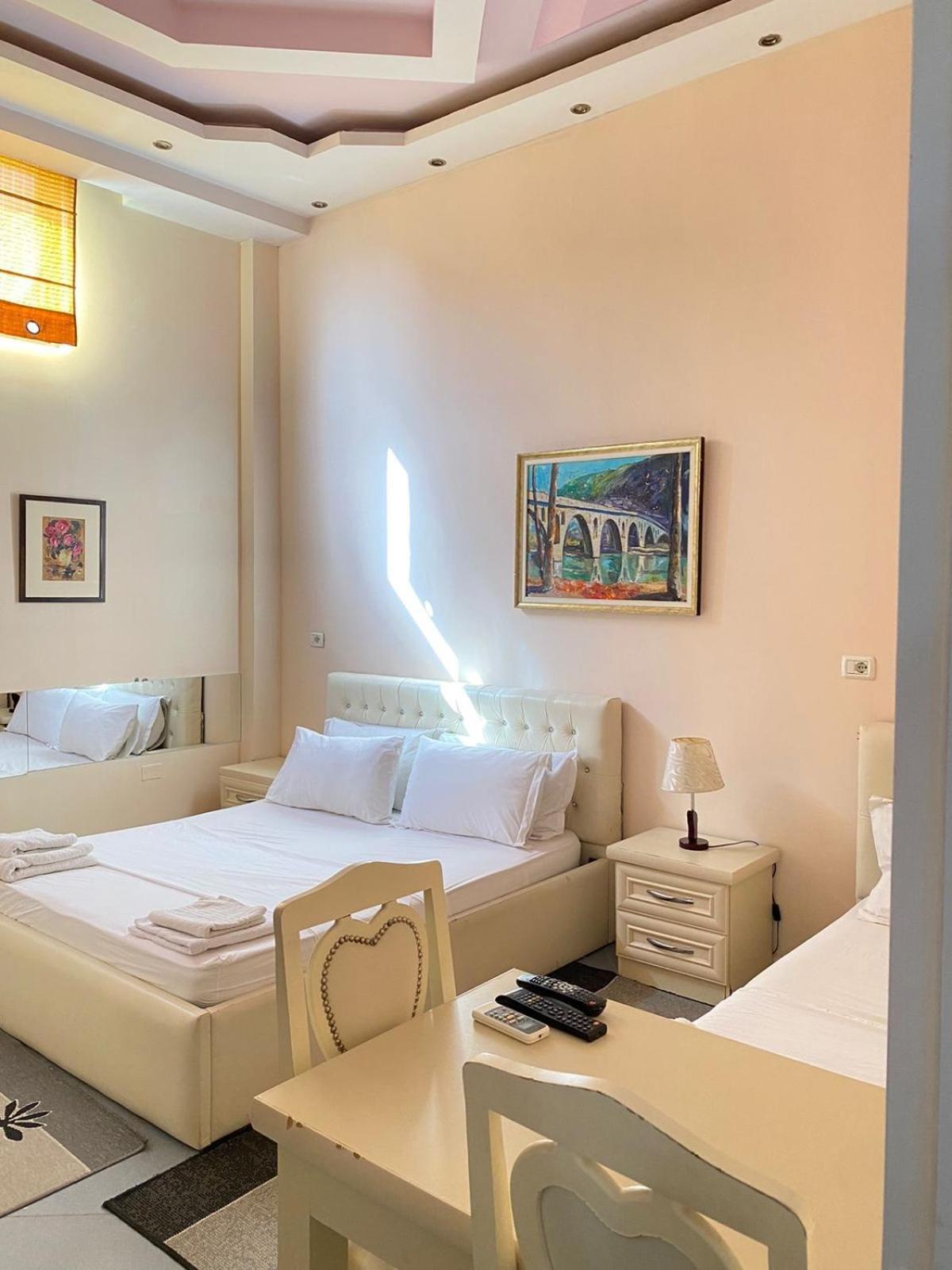 Hotel Pasarela Berat Dış mekan fotoğraf