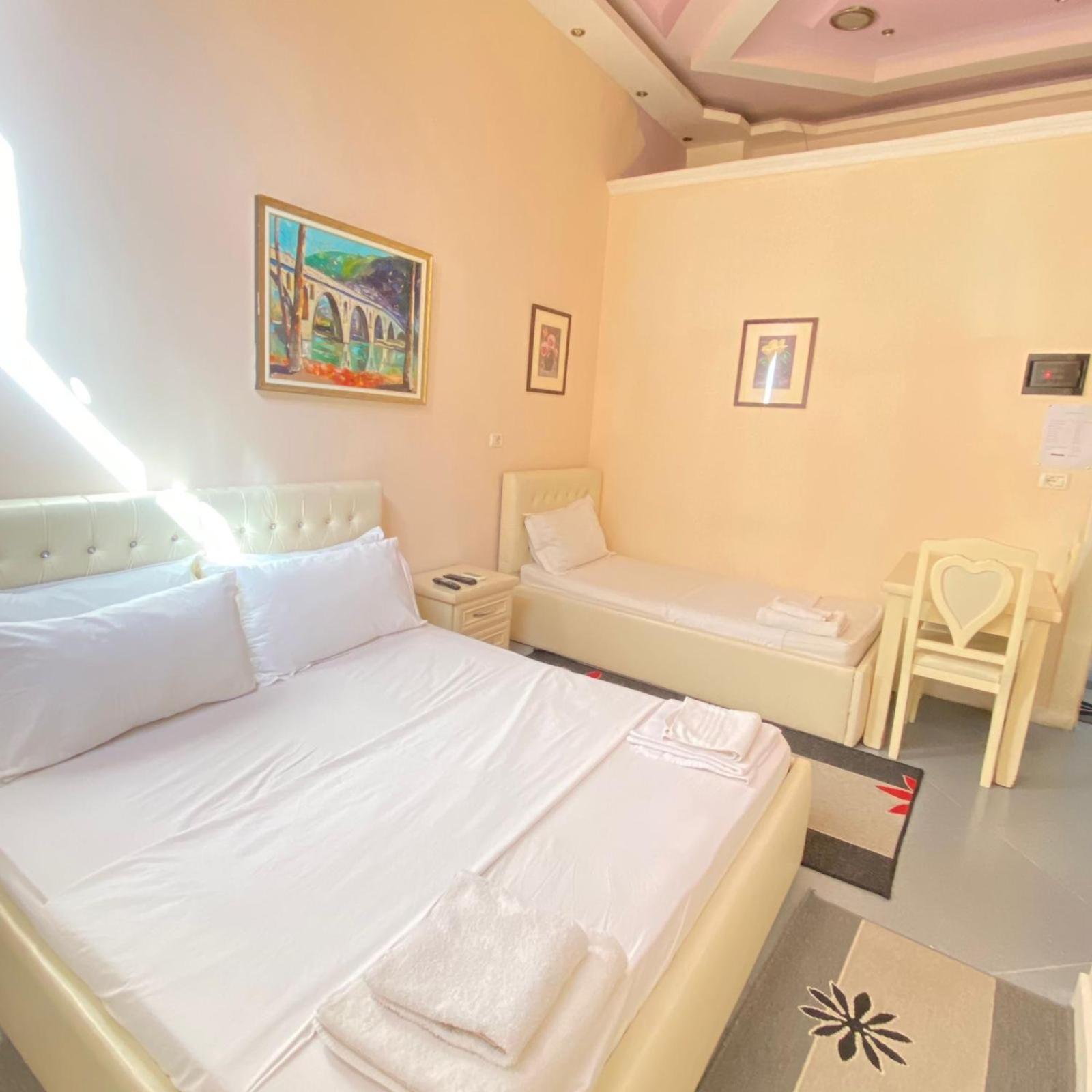 Hotel Pasarela Berat Dış mekan fotoğraf